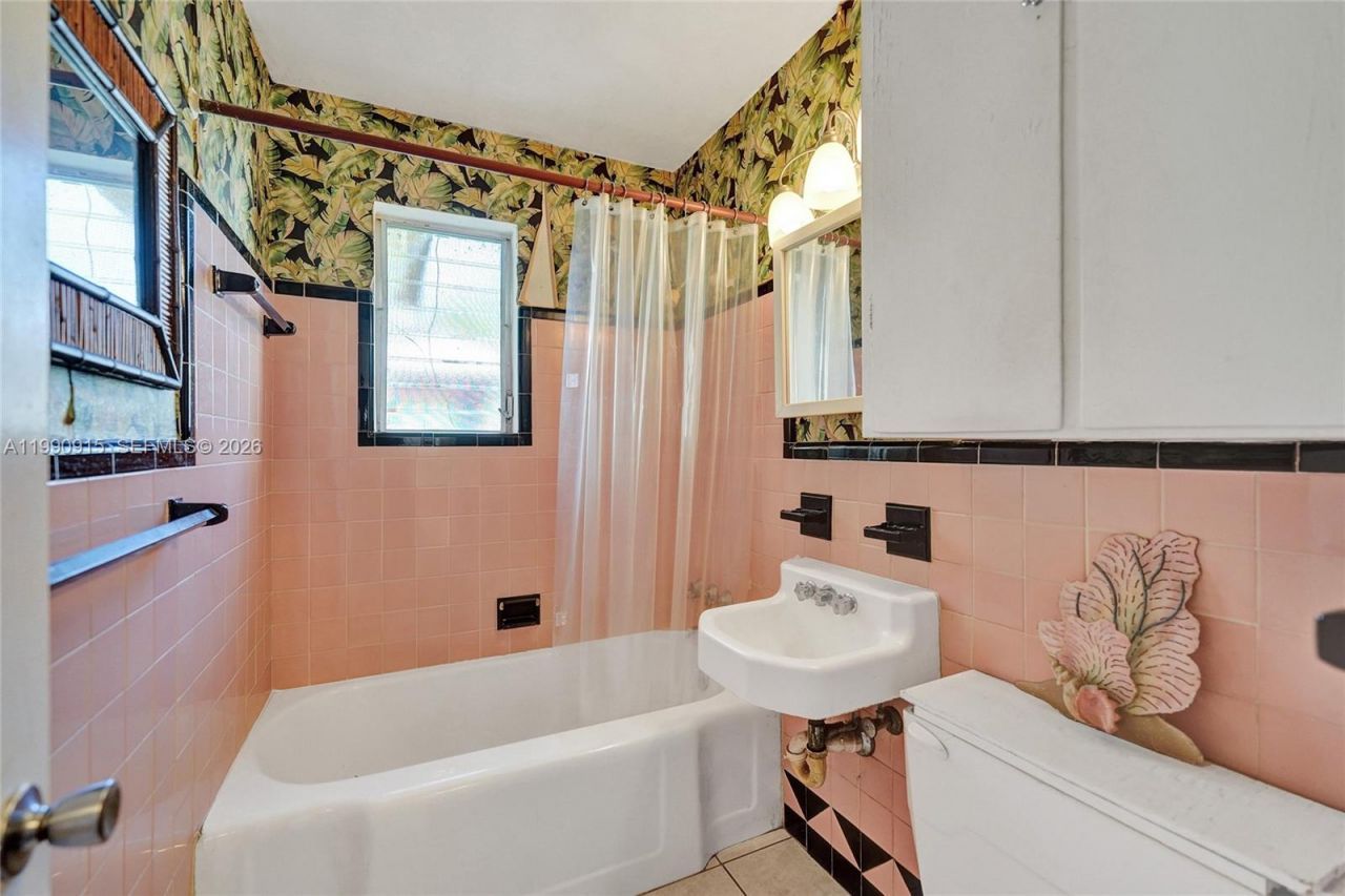 2542 Coolidge St, Hollywood, FL 33020 Photo