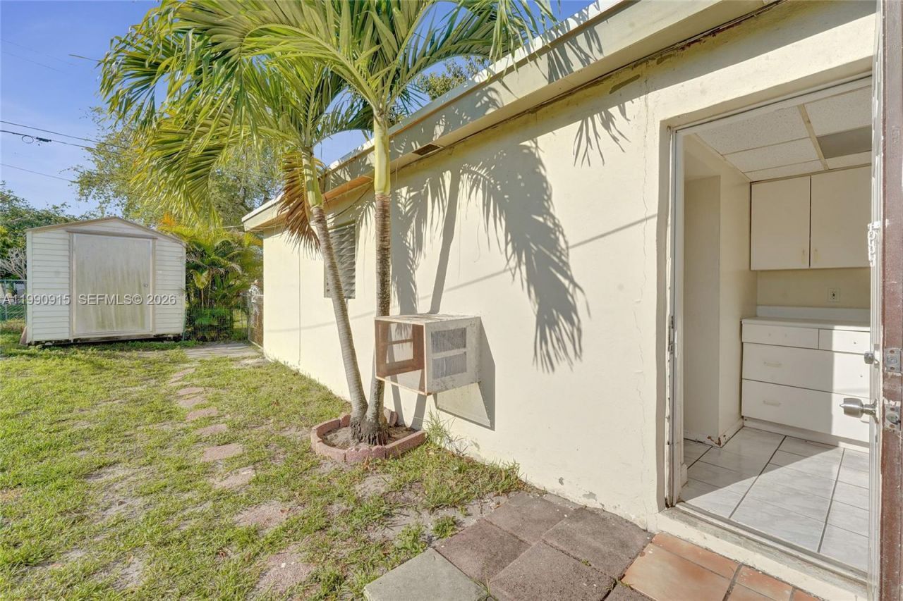 2542 Coolidge St, Hollywood, FL 33020 Photo