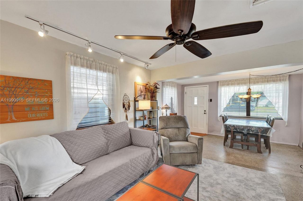 2542 Coolidge St, Hollywood, FL 33020 Photo