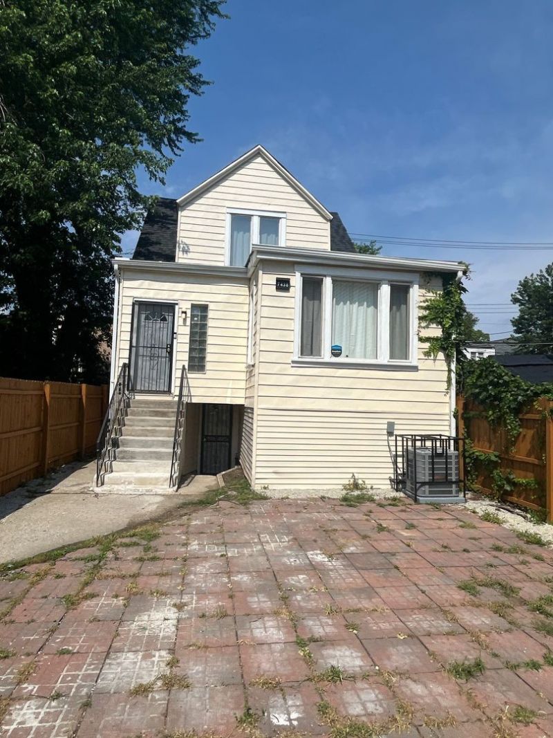 7438 S Champlain Avenue, Chicago, IL 60619 Main Photo