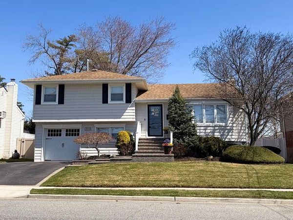 1525 Pea Pond Road, Bellmore, NY 11710