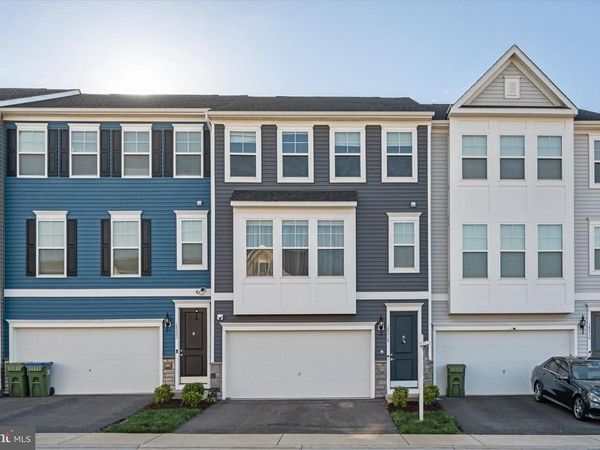 18218 SUMMIT POINTE DRIVE, TRIANGLE, VA 22172