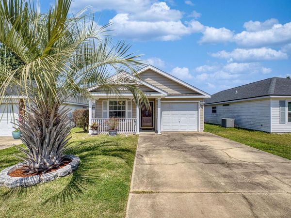 5566 Meadow Creek Place, Gulf Breeze, FL 32563