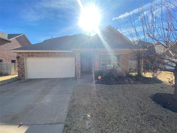 11004 SW 38th Circle, Mustang, OK 73064