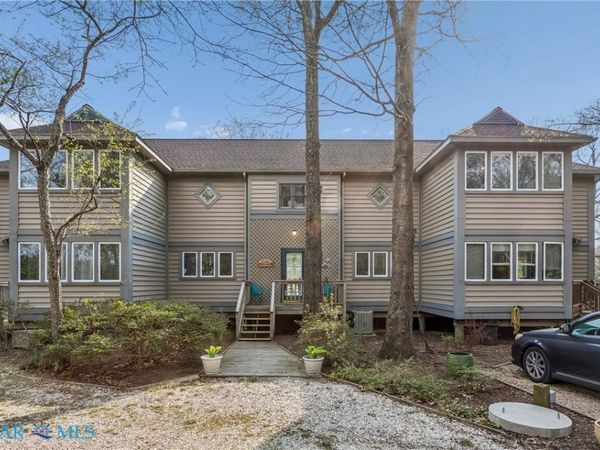 172 Sturgeon Creek Road , Deltaville, VA 23043