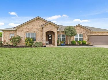 5624 Thoms Court, Fort Worth, TX 76126