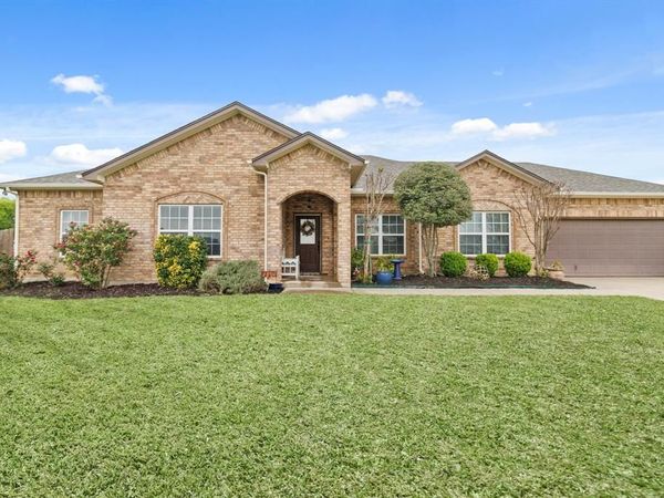 5624 Thoms Court, Fort Worth, TX 76126