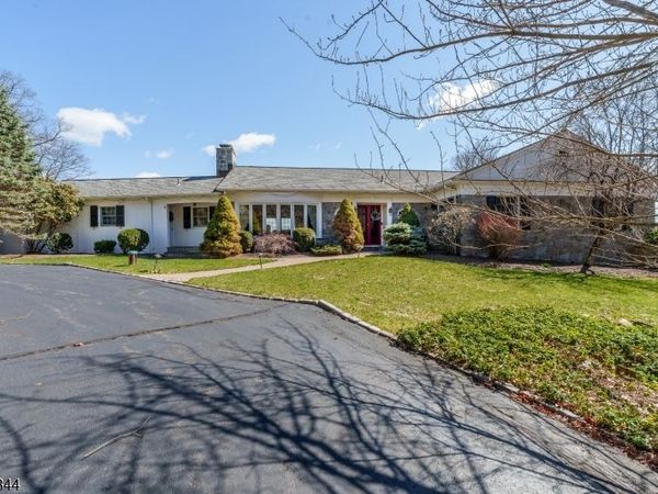 758 Ridge Road Ter, Kinnelon, NJ 07405