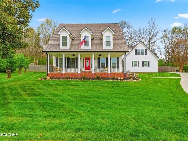 877 Somerset Drive, Maryville, TN 37803