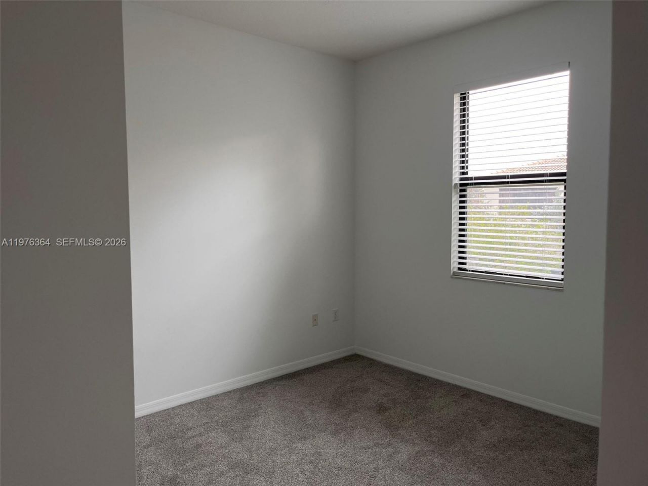 933 NE 191st St, Miami, FL 33179 Photo