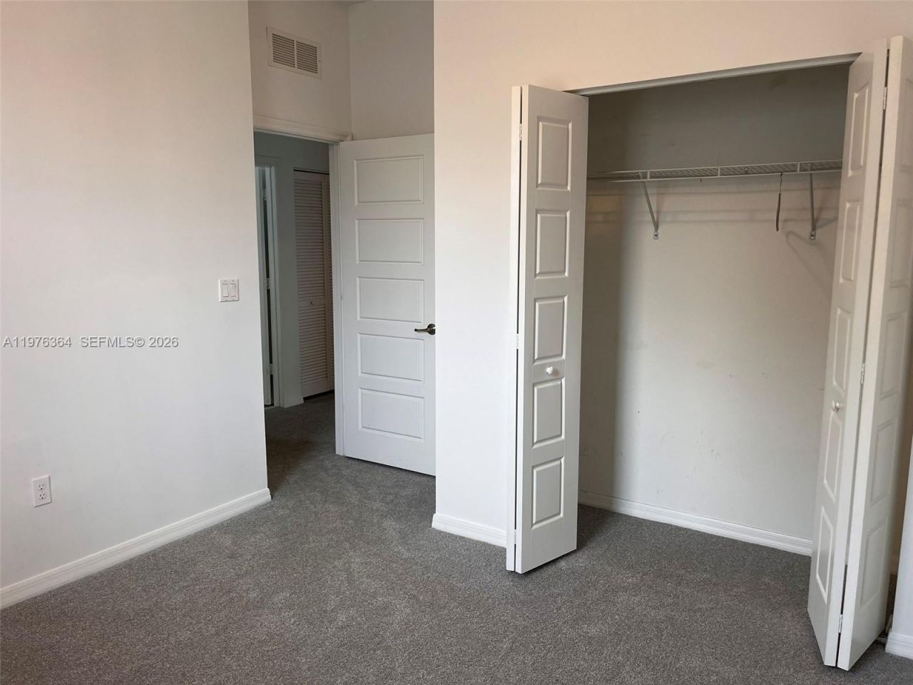 933 NE 191st St, Miami, FL 33179 Photo