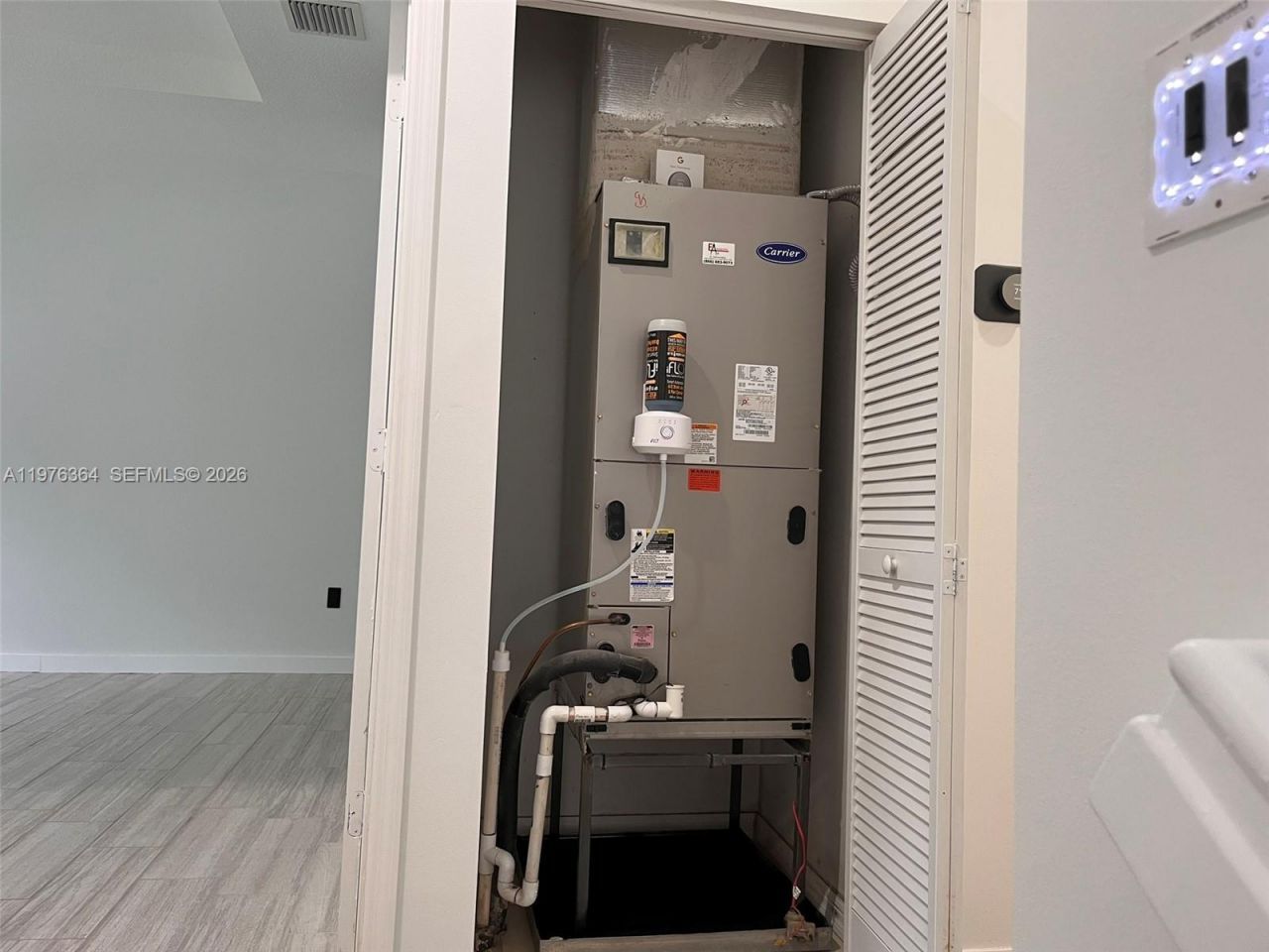 933 NE 191st St, Miami, FL 33179 Photo