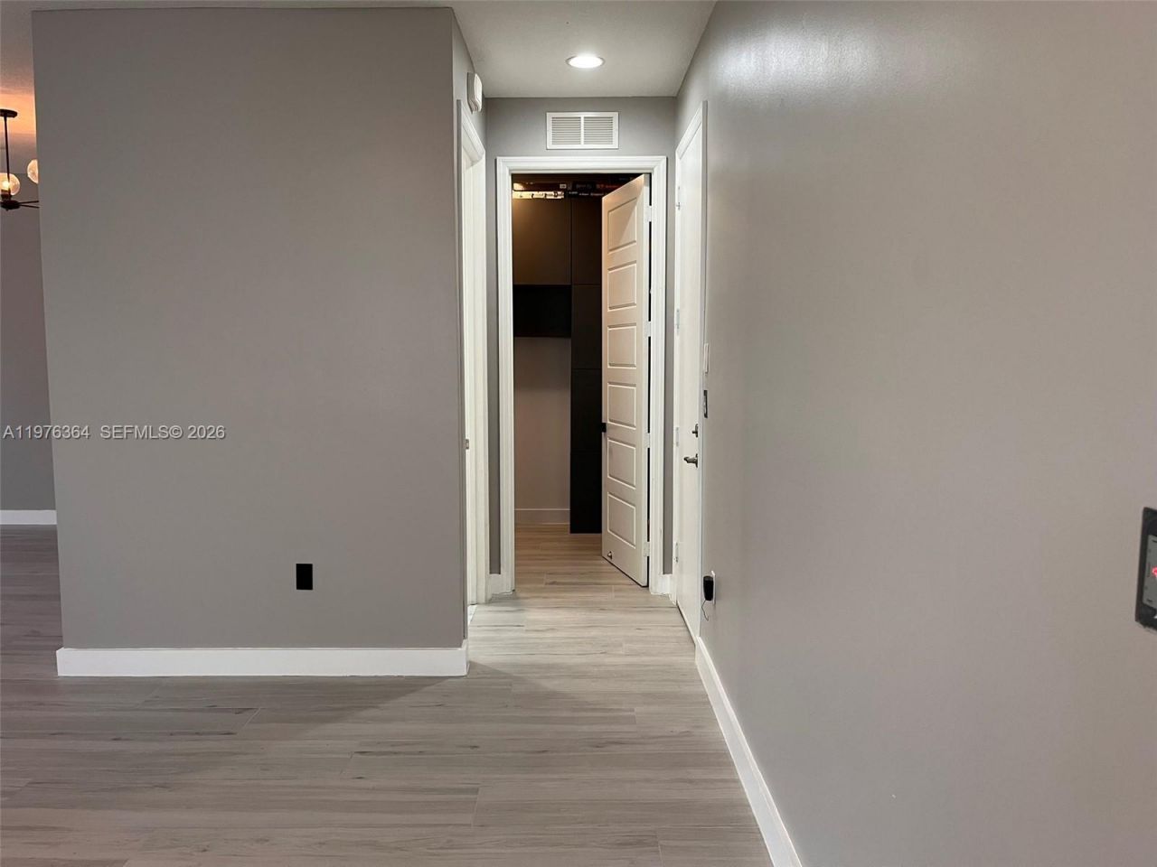 933 NE 191st St, Miami, FL 33179 Photo