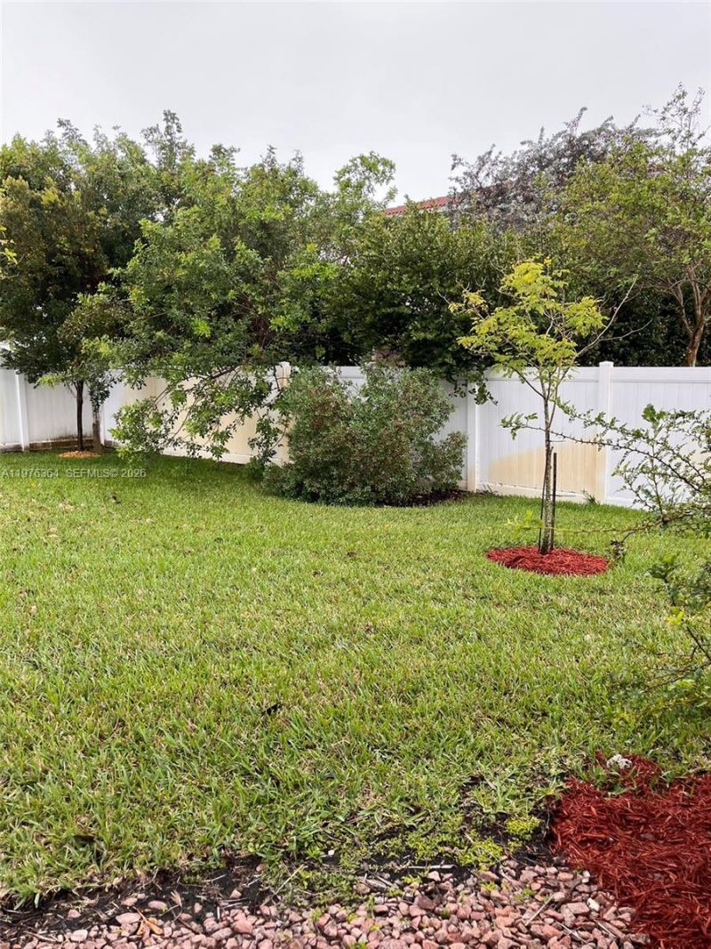 933 NE 191st St, Miami, FL 33179 Photo