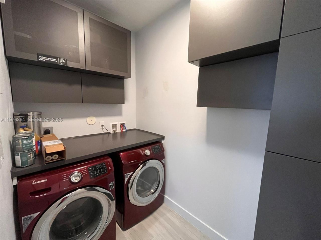 933 NE 191st St, Miami, FL 33179 Photo