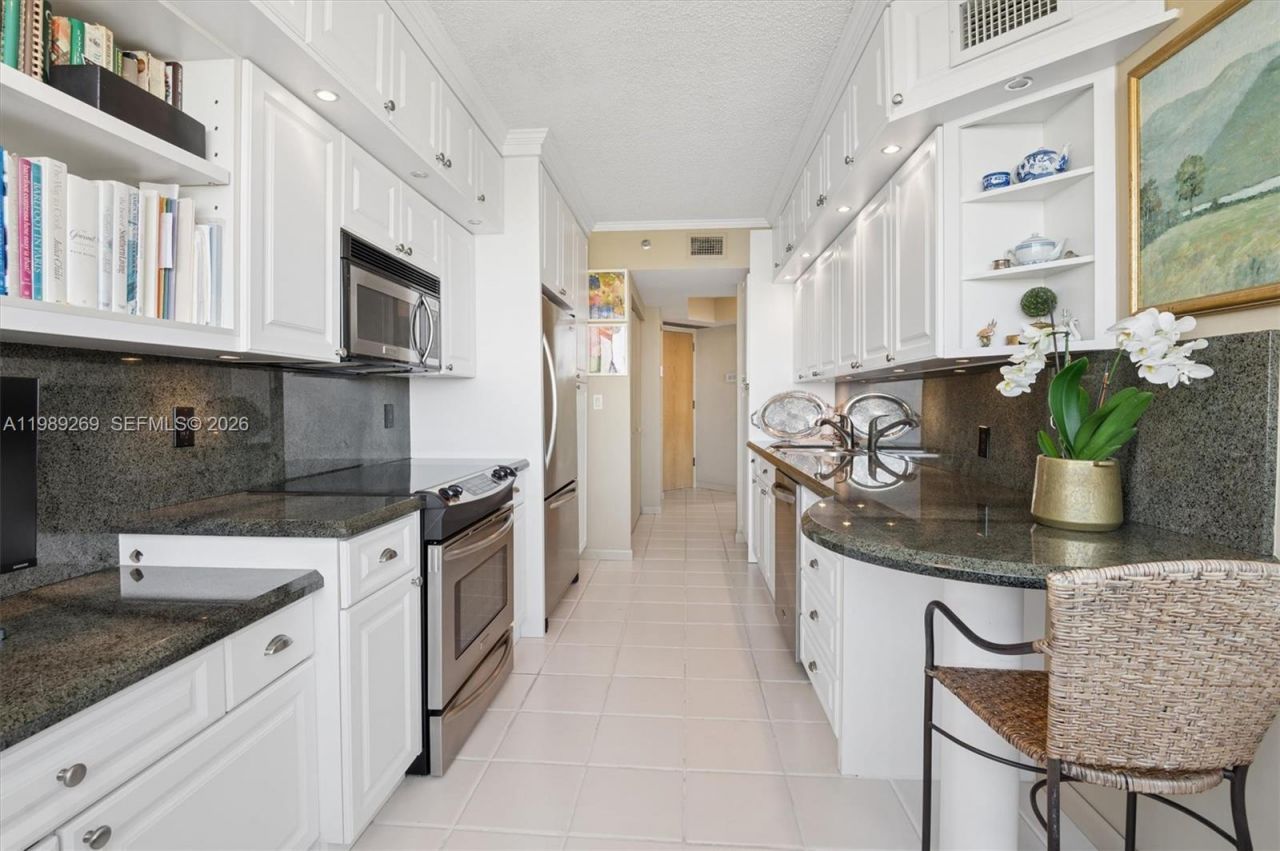 20185 E Country Club Dr, Unit 1805, Aventura, FL 33180 Photo