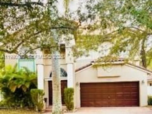 1040 NW 185th Ave , Pembroke Pines, FL 33029