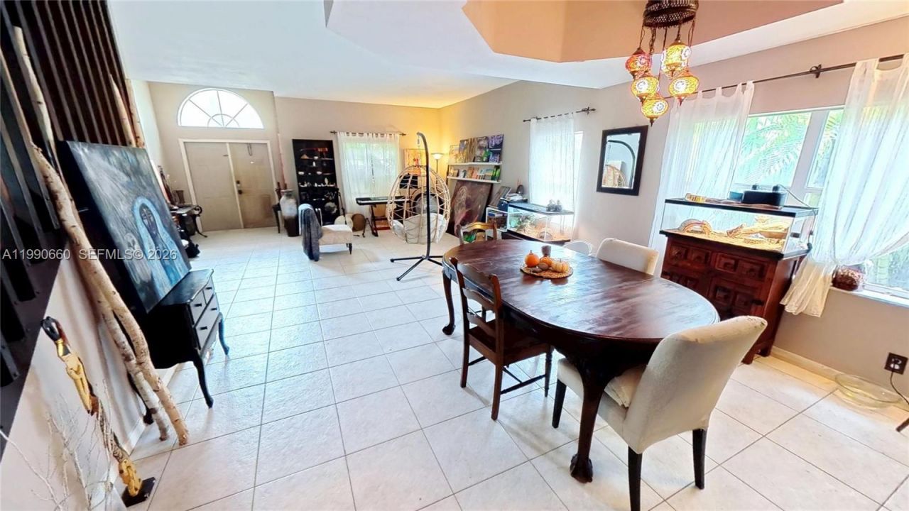 1040 NW 185th Ave, Pembroke Pines, FL 33029 Photo