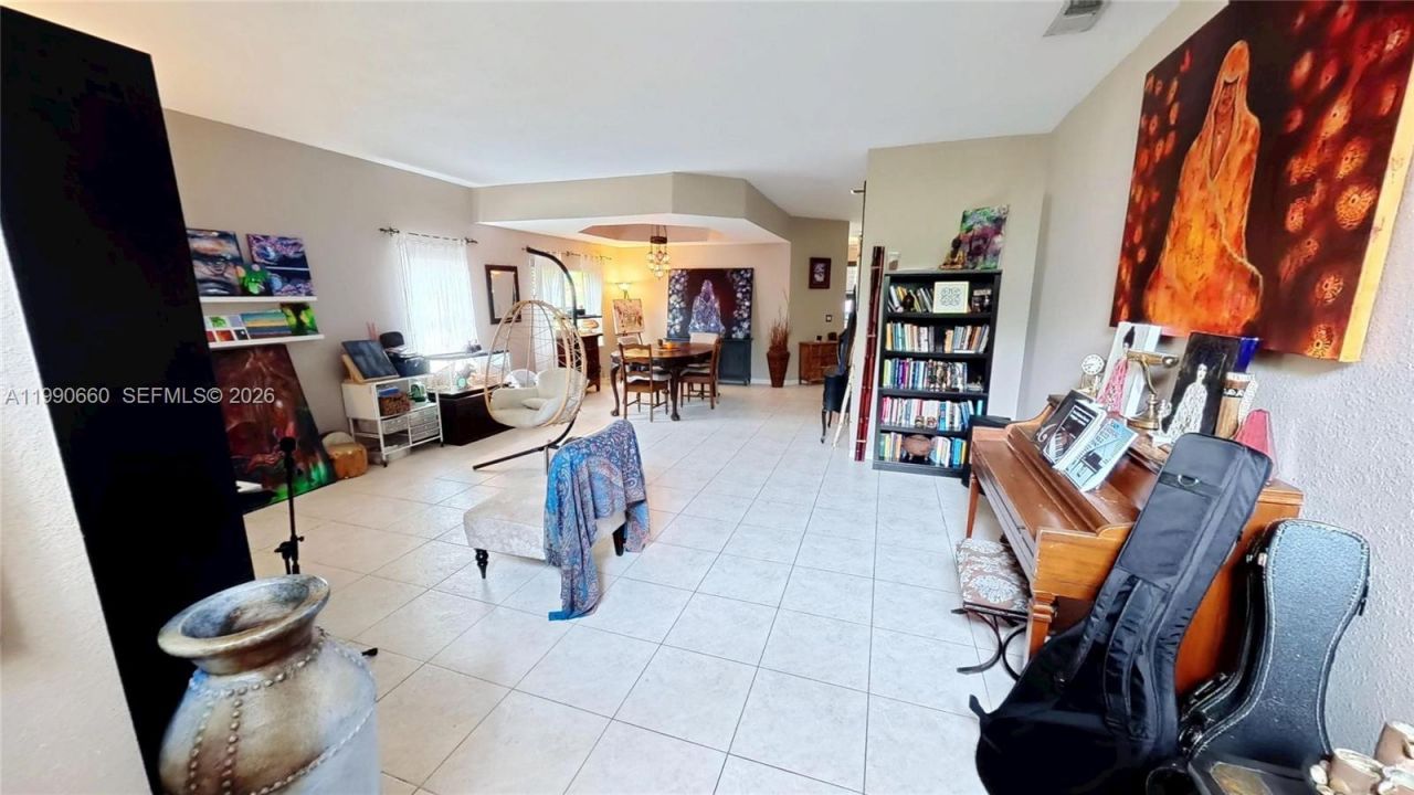 1040 NW 185th Ave, Pembroke Pines, FL 33029 Photo