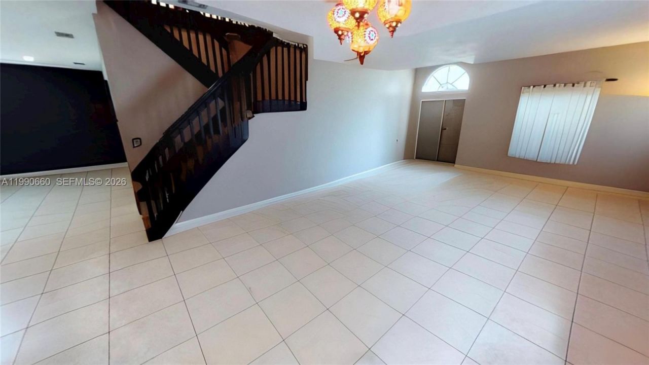 1040 NW 185th Ave, Pembroke Pines, FL 33029 Photo