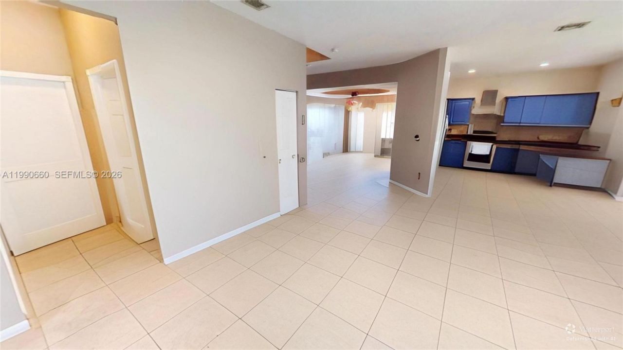 1040 NW 185th Ave, Pembroke Pines, FL 33029 Photo