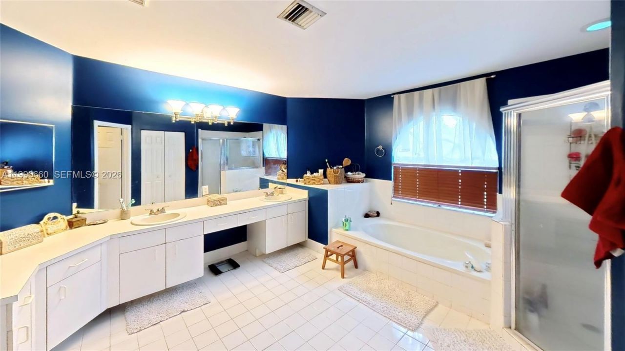 1040 NW 185th Ave, Pembroke Pines, FL 33029 Photo
