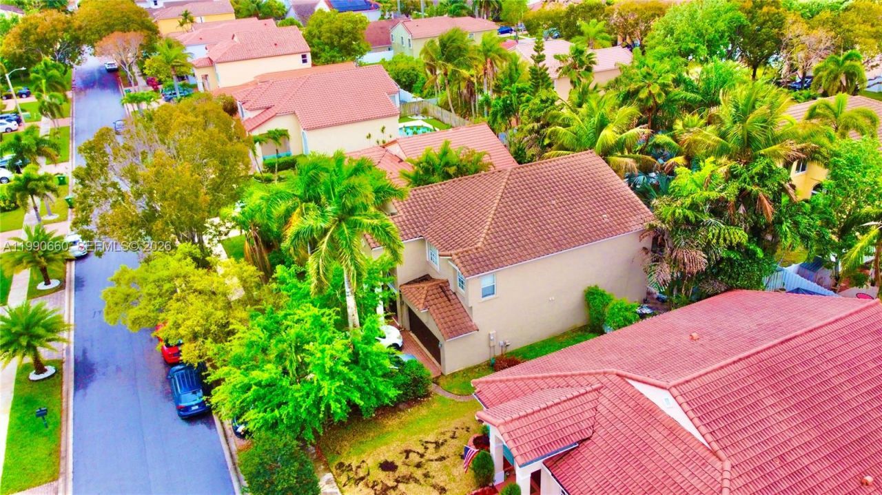 1040 NW 185th Ave, Pembroke Pines, FL 33029 Photo