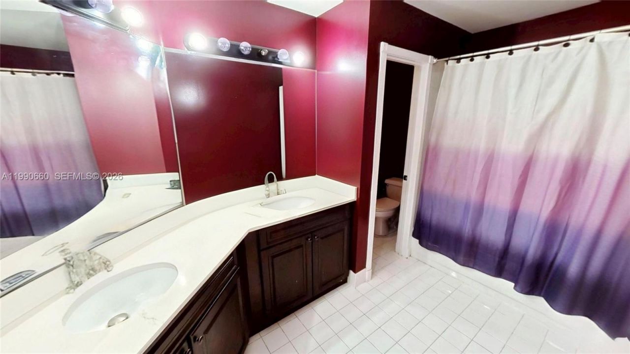 1040 NW 185th Ave, Pembroke Pines, FL 33029 Photo