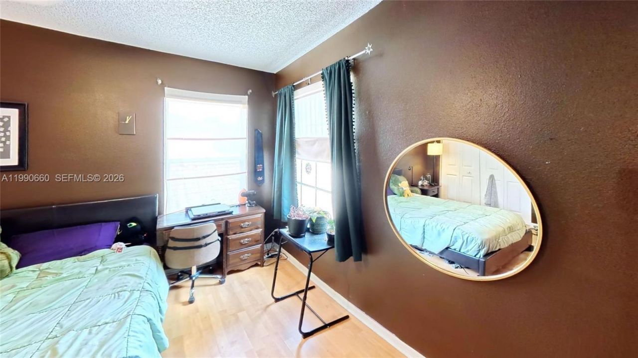 1040 NW 185th Ave, Pembroke Pines, FL 33029 Photo