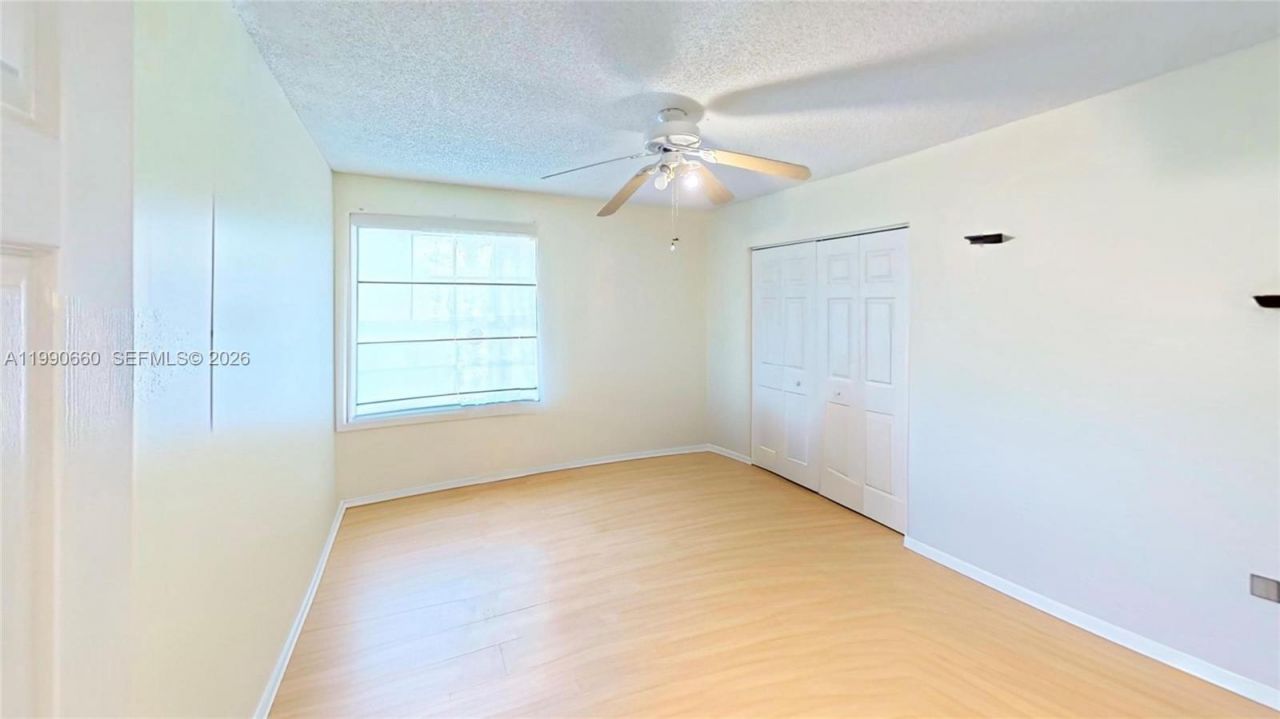 1040 NW 185th Ave, Pembroke Pines, FL 33029 Photo