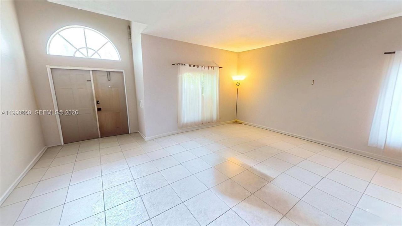 1040 NW 185th Ave, Pembroke Pines, FL 33029 Photo