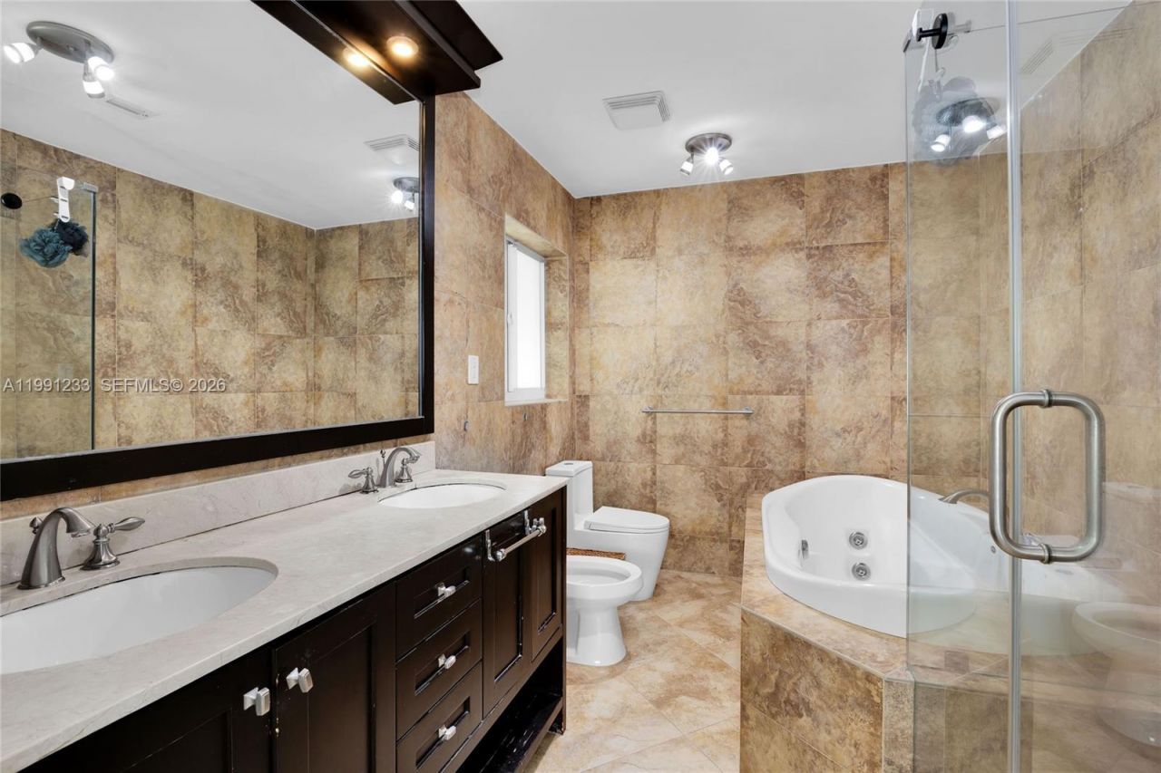 6440 SW 63rd Ter , South Miami, FL 33143 Photo