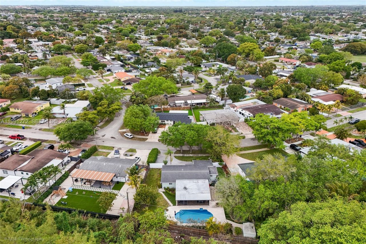 8535 SW 97th Rd, Miami, FL 33173 Photo