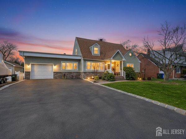 70 Oxford Road, Colonia, NJ 07067