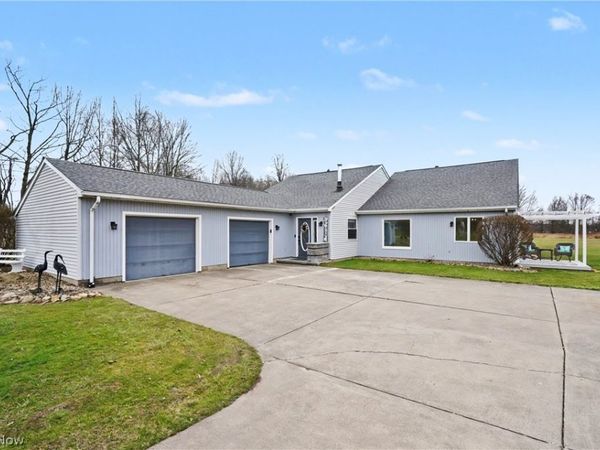 14223 N Palmyra Road, North Jackson, OH 44451