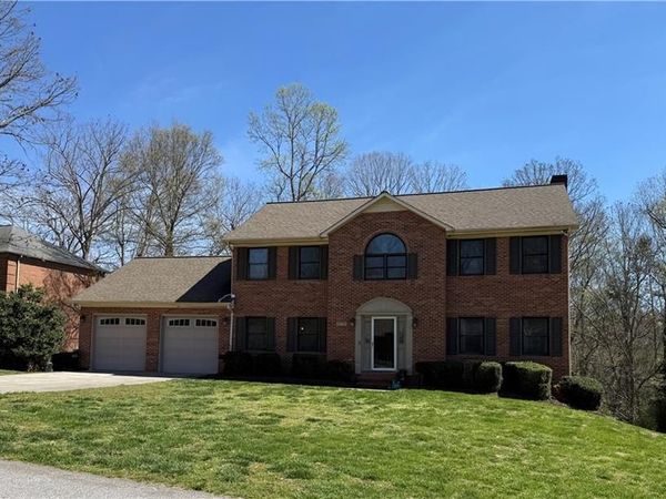 2173 Hawthorne Lane, Wilkesboro, NC 28697