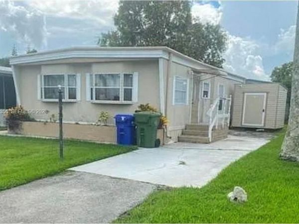 21730 NW 8th Ct, Pembroke Pines, FL 33029