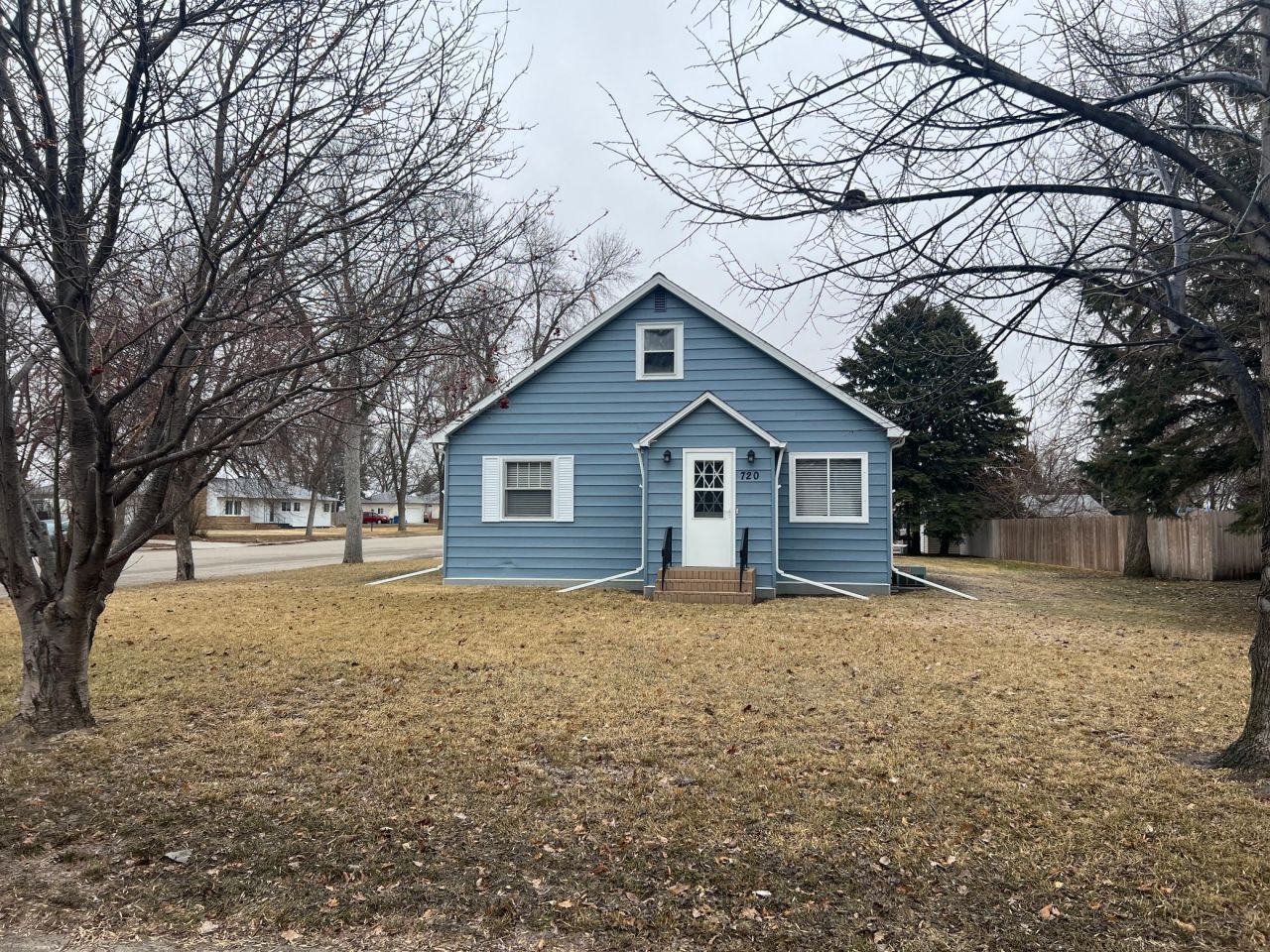 720 4th Street primary photo