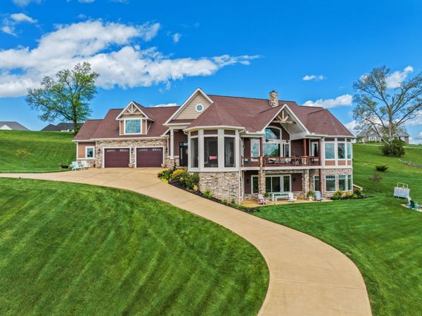 2483 Starboard Crest Road, Morristown, TN 37814