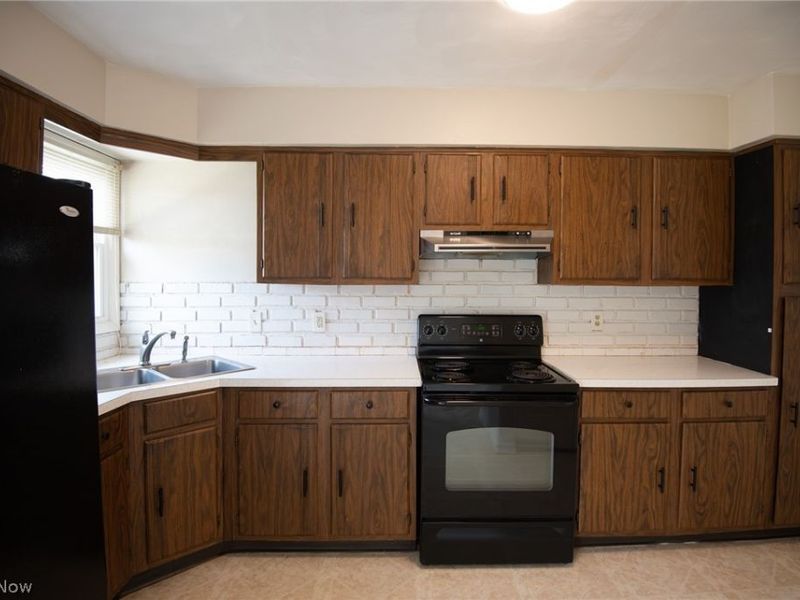 3945 S Schenley Avenue, Youngstown, OH 44511 Photo 4