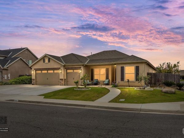 9321 Riviera Del Sol Drive, Bakersfield, CA 93314