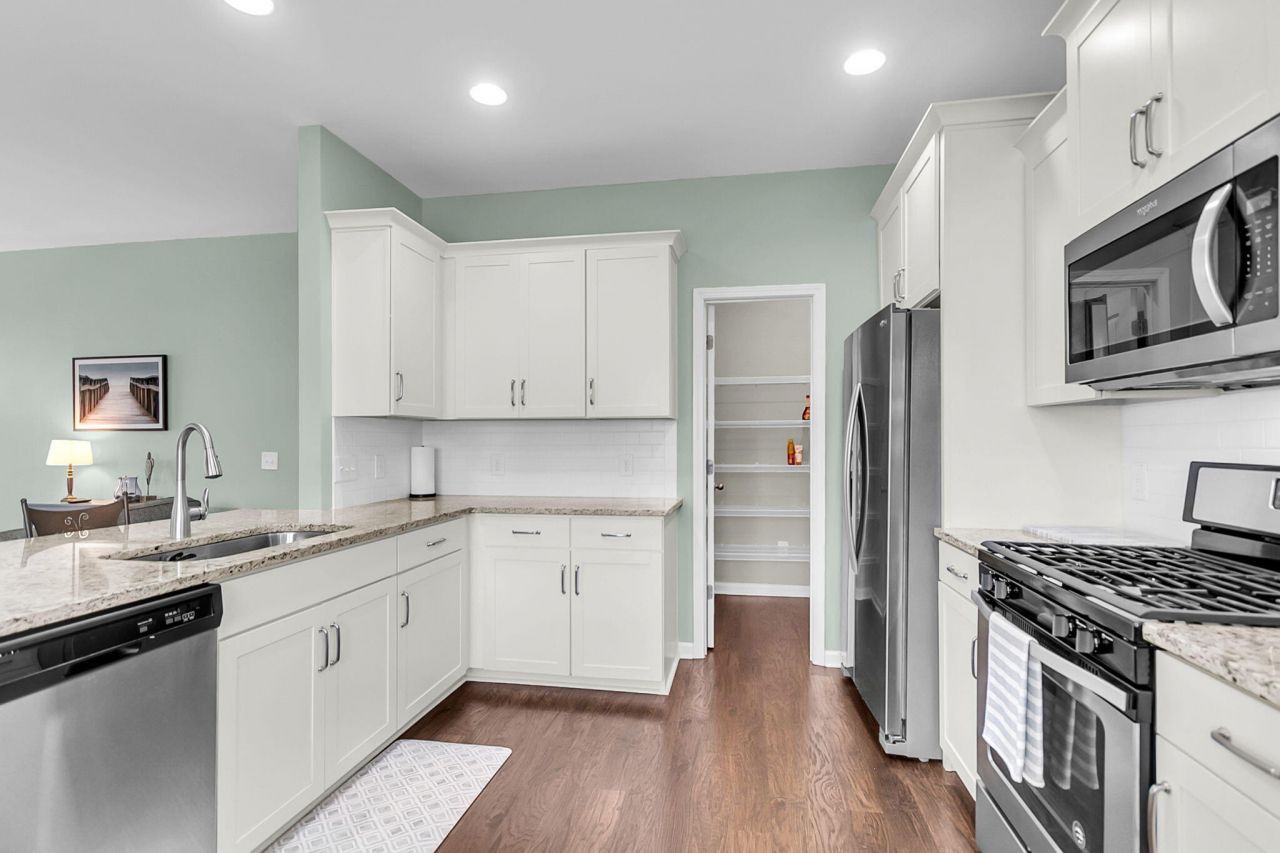 534 Alderly Drive Photo 14