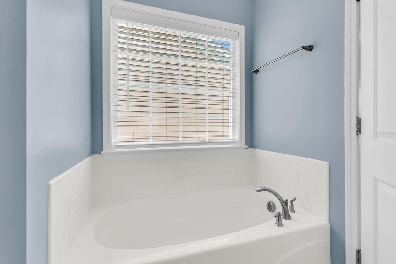 534 Alderly Drive Photo 32