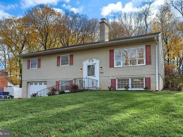 7169 CHAMBERS HILL ROAD, HARRISBURG, PA 17111