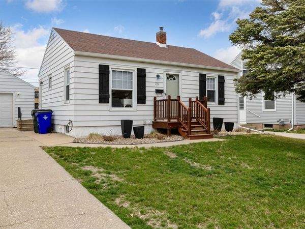 735 30th Street SE, Cedar Rapids, IA 52403