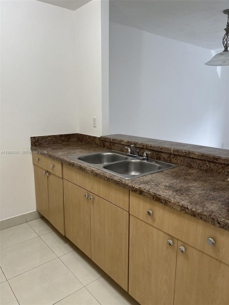 5501 NW 7th St, Unit E219, Miami, FL 33126 Photo
