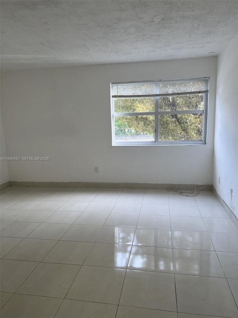 5501 NW 7th St, Unit E219, Miami, FL 33126 Photo