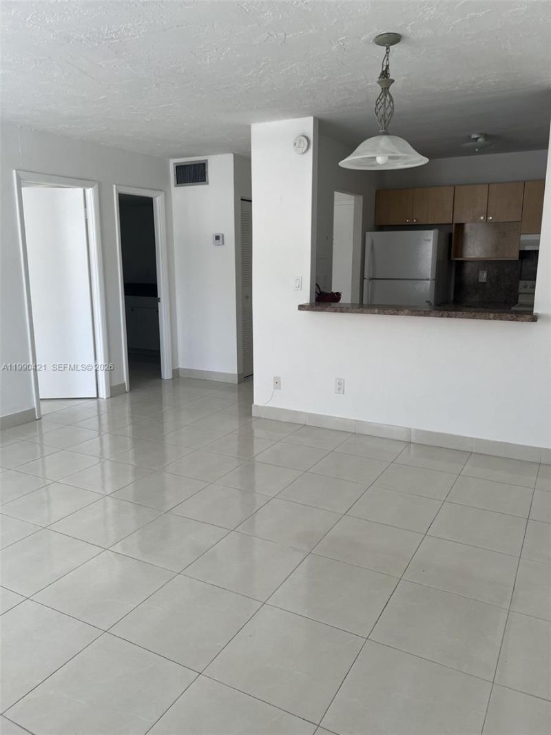 5501 NW 7th St, Unit E219, Miami, FL 33126 Photo