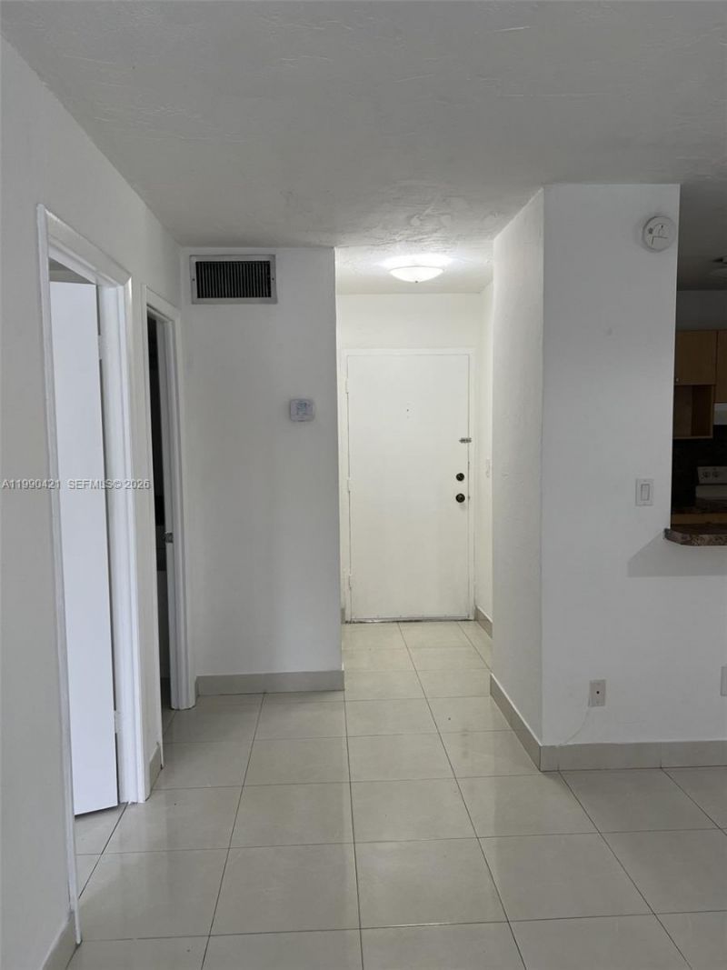 5501 NW 7th St, Unit E219, Miami, FL 33126 Photo