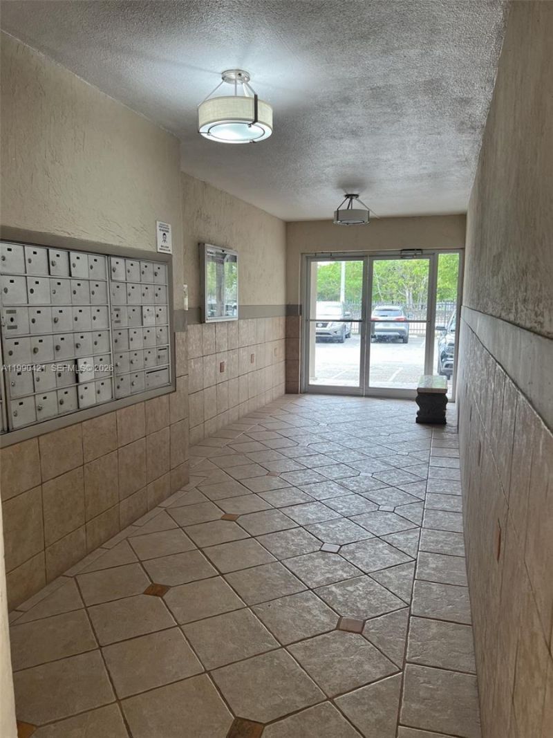 5501 NW 7th St, Unit E219, Miami, FL 33126 Photo